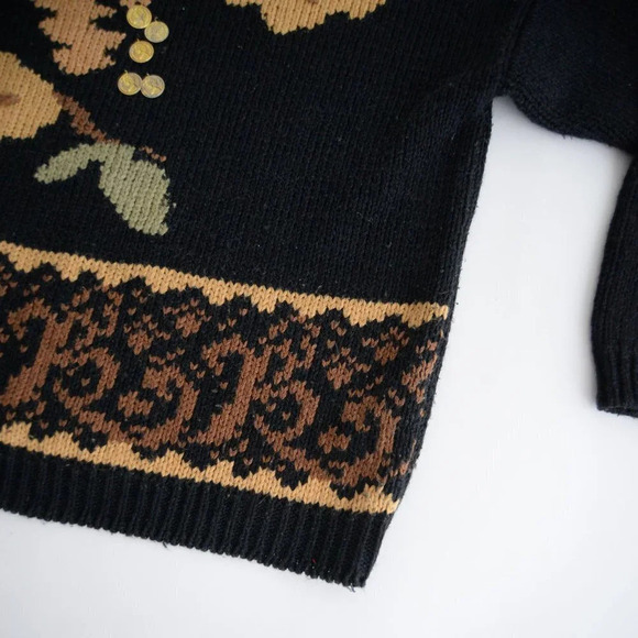Vintage DB sport by David Benjamin Black Knit w Floral & Coins Design Sweater L - Picture 6 of 12